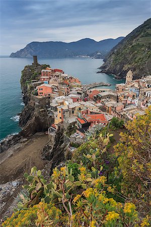 simsearch:400-07208859,k - Vernazza fishermen village in Cinque Terre, unesco world heritage in Italy Stock Photo - Budget Royalty-Free & Subscription, Code: 400-09010053