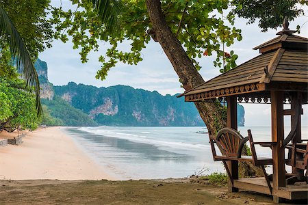 simsearch:400-09010275,k - Gazebo in a beautiful place on the beach in the tropics Photographie de stock - Aubaine LD & Abonnement, Code: 400-09010273