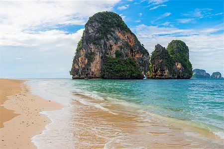 simsearch:400-09010275,k - A picturesque rock covered with plants in the Andaman Sea off the coast of Thailand Photographie de stock - Aubaine LD & Abonnement, Code: 400-09010459