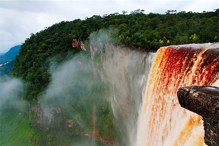 potaro river - Kaieteur waterfall, one of the tallest falls in the world, potaro river, Guyana Foto de stock - Super Valor sin royalties y Suscripción, Código: 400-09010628