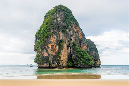 simsearch:400-07295709,k - View of the rocky mountain Ko Rang Nok in Thailand Stock Photo - Budget Royalty-Free & Subscription, Code: 400-09010733