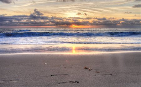 simsearch:400-08709392,k - Sunset over the ocean at One Thousand Steps Beach in Laguna Beach, California, USA Photographie de stock - Aubaine LD & Abonnement, Code: 400-09010762