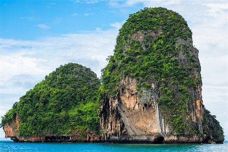 simsearch:400-07295709,k - Rocks covered with trees, beautiful scenic in the Andaman Sea, Thailand Stock Photo - Budget Royalty-Free & Subscription, Code: 400-09011111