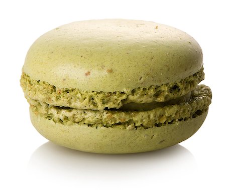 simsearch:400-06462101,k - Pistachio macaron isolated on a white background Stock Photo - Budget Royalty-Free & Subscription, Code: 400-09028591