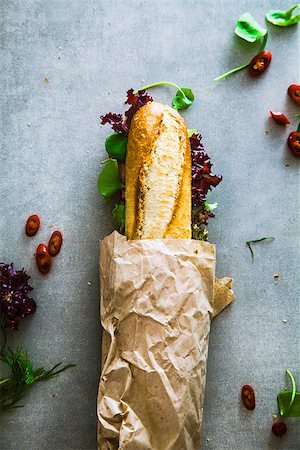 sous-marin (vaisseau) - Sandwich. Fast food. Deli sandwich with vegetables Photographie de stock - Aubaine LD & Abonnement, Code: 400-09028964