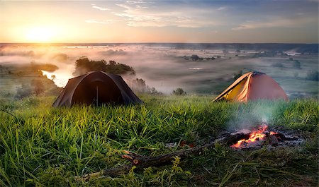 simsearch:400-07310113,k - Tents and bonfire in steppe near river at sunrise Foto de stock - Super Valor sin royalties y Suscripción, Código: 400-09029804