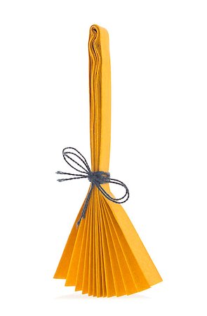 simsearch:400-09170569,k - Orange broom of origami, isolated on white background. Foto de stock - Super Valor sin royalties y Suscripción, Código: 400-09031175