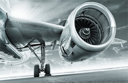 simsearch:400-09119697,k - fire engine of an aircraft Fotografie stock - Microstock e Abbonamento, Codice: 400-09032042
