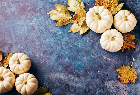 simsearch:400-07089027,k - Autumn background with small pumpkins with copyspace. Stock Photo - Budget Royalty-Free & Subscription, Code: 400-09065677
