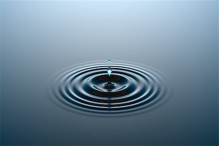 simsearch:614-06624533,k - Water drop or rain drop falling on water surface. Liquid ripple splash in sunlight with reflection, macro image. Graphic design element for poster, package, flyer. Abstract background, 3D illustration Foto de stock - Super Valor sin royalties y Suscripción, Código: 400-09066598