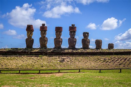 simsearch:400-09065190,k - Moais statues site ahu Nao Nao on anakena beach, easter island, Chile Stockbilder - Microstock & Abonnement, Bildnummer: 400-09068414