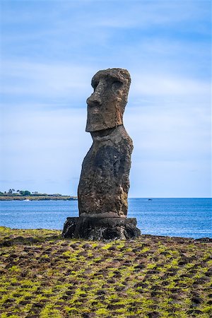 Moai statue, ahu akapu, easter island, Chile Fotografie stock - Microstock e Abbonamento, Codice: 400-09068415