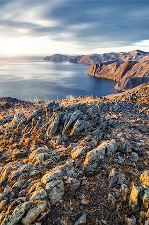 simsearch:400-09049135,k - View above big beautiful lake sunrise, Baikal lake, Russia Stockbilder - Microstock & Abonnement, Bildnummer: 400-09069230