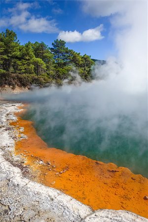 simsearch:400-04059397,k - Champagne Pool hot lake in Waiotapu geothermal area, Rotorua, New Zealand Photographie de stock - Aubaine LD & Abonnement, Code: 400-09069293