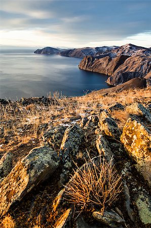 simsearch:400-09049135,k - View above big beautiful lake sunrise, Baikal lake, Russia Stockbilder - Microstock & Abonnement, Bildnummer: 400-09069661