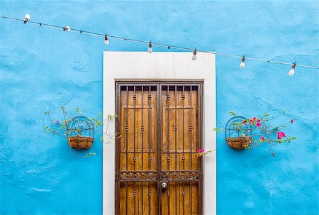 Colorful house in Puerto Rico in the caribbean ocean Fotografie stock - Microstock e Abbonamento, Codice: 400-09062449