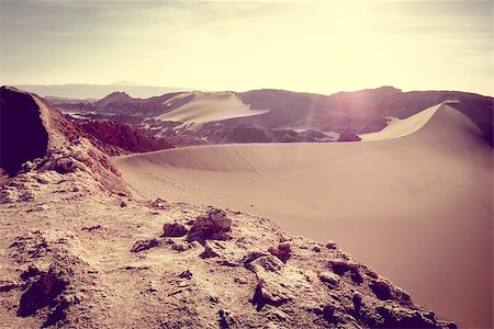 san pedro de atacama - Sand dunes landscape in Valle de la Luna, San Pedro de Atacama, Chile Foto de stock - Super Valor sin royalties y Suscripción, Código: 400-09070278