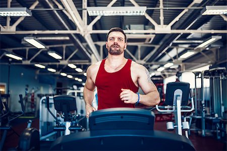 simsearch:400-04136462,k - Fit Muscle Man Running on Treadmill in Gym. Foto de stock - Super Valor sin royalties y Suscripción, Código: 400-09080289