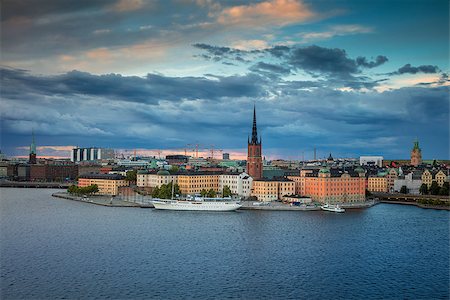 simsearch:400-04275722,k - Image of Stockholm, Sweden during twilight blue hour. Foto de stock - Super Valor sin royalties y Suscripción, Código: 400-09080505