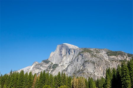 simsearch:400-08034622,k - The Half Dome at Yosemite, CA, USA, September, 2016 Foto de stock - Royalty-Free Super Valor e Assinatura, Número: 400-09081692