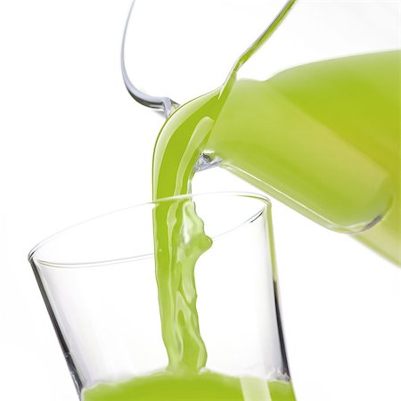 simsearch:400-09082204,k - Pouring detox green vegetable and kiwi juice in a glass, healthy drinks concept Stock Photo - Budget Royalty-Free & Subscription, Code: 400-09082209