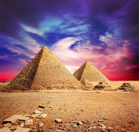 simsearch:879-09188938,k - Pyramids in desert under ultra violet clouds Photographie de stock - Aubaine LD & Abonnement, Code: 400-09112549