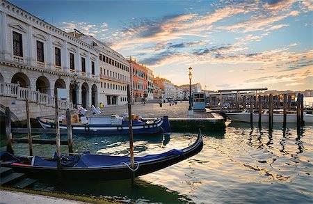 simsearch:400-06391540,k - Gondolas and San Giorgio Maggiore island in Venice, Italy Stock Photo - Budget Royalty-Free & Subscription, Code: 400-09112543