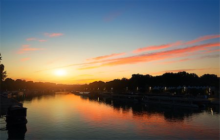 paris holidays night - Sunset over the Seine River in Paris Stock Photo - Budget Royalty-Free & Subscription, Code: 400-09112556