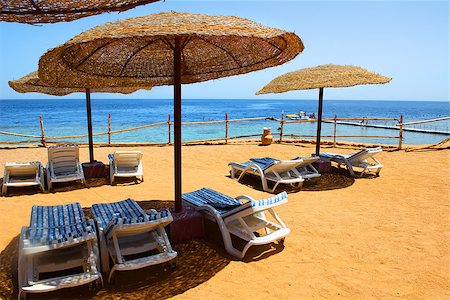 simsearch:400-04243517,k - Vacation on the beach of Red sea in Egypt Foto de stock - Super Valor sin royalties y Suscripción, Código: 400-09113625