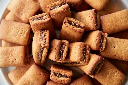 Display Of Freshly Baked Fig Cookies In Coffee Shop Stock Photo - Budget Royalty-Free & Subscription, Code: 400-09122310