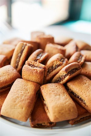 Display Of Freshly Baked Fig Cookies In Coffee Shop Stock Photo - Budget Royalty-Free & Subscription, Code: 400-09122311