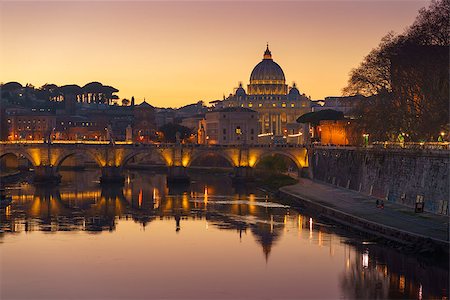 simsearch:400-07677233,k - Travel to Italy: Rome Vatican St.peter basilica after sunset view of river Tiber and Saint Angelo bridge Stock Photo - Budget Royalty-Free & Subscription, Code: 400-09132070