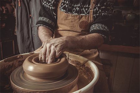 simsearch:649-07736605,k - elderly man making pot using pottery wheel in studio. Photographie de stock - Aubaine LD & Abonnement, Code: 400-09132493