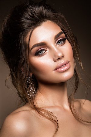 simsearch:400-08378212,k - Beautiful woman with professional make up and hairstyle Stock Photo - Budget Royalty-Free & Subscription, Code: 400-09132931