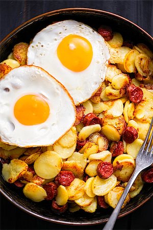 simsearch:400-08736478,k - close up of rustic sausage hash breakfast Stock Photo - Budget Royalty-Free & Subscription, Code: 400-09151230