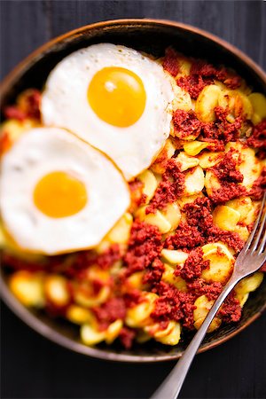 simsearch:400-08832416,k - close up of rustic corned beef hash Photographie de stock - Aubaine LD & Abonnement, Code: 400-09151600