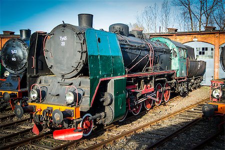 simsearch:400-04792768,k - Steam locomotive in the engine house Foto de stock - Royalty-Free Super Valor e Assinatura, Número: 400-09170428