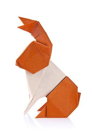 simsearch:400-09170569,k - Brown easter bunny of origami, isolated on white background Foto de stock - Super Valor sin royalties y Suscripción, Código: 400-09170433