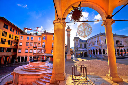 simsearch:400-05728180,k - Ancient Italian square arches and architecture in town of Udine, Friuli Venezia Giulia region of Italy Stockbilder - Microstock & Abonnement, Bildnummer: 400-09224502