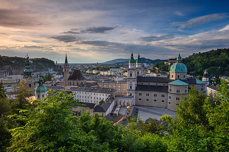 salzburg cathedral - Cityscape image of the Salzburg, Austria with Salzburg Cathedral during spring sunset. Photographie de stock - Aubaine LD & Abonnement, Code: 400-09225318