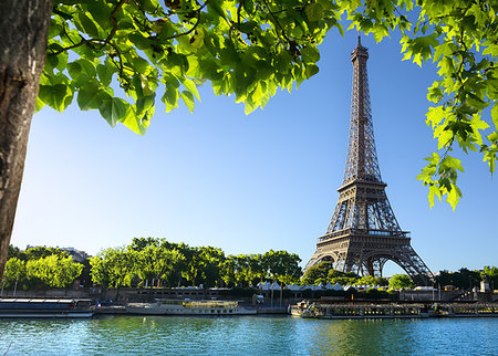 simsearch:400-09116178,k - Seine in Paris with Eiffel Tower in sunrise time Foto de stock - Royalty-Free Super Valor e Assinatura, Número: 400-09225378