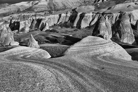simsearch:400-08318440,k - Eroded stone cliffs look like mushrooms near Goreme, Cappadocia, Turkey Foto de stock - Super Valor sin royalties y Suscripción, Código: 400-09225422