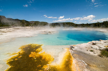 simsearch:879-09128750,k - Sapphire Pool in Biscuit Basin, Yellowstone National Park, Wyoming Photographie de stock - Aubaine LD & Abonnement, Code: 400-09225565
