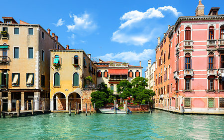 simsearch:400-07214365,k - Sunny summer day in romantic Venice, Italy Foto de stock - Royalty-Free Super Valor e Assinatura, Número: 400-09225754