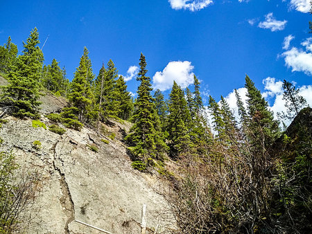 simsearch:400-07625545,k - The Sundance Canyon Waterfall, Banff National Park Alberta, Canada Stock Photo - Budget Royalty-Free & Subscription, Code: 400-09225762