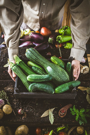 simsearch:400-08552542,k - Organic vegetables. Farmers hands with freshly harvested vegetables. Fresh organic zucchini. Stock Photo - Budget Royalty-Free & Subscription, Code: 400-09225840