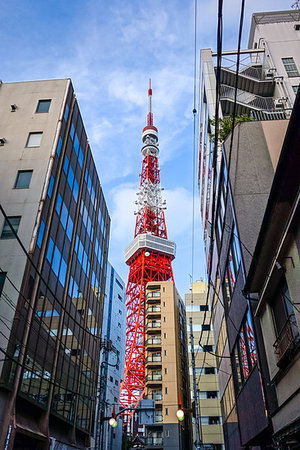 people japan big city - Tokyo tower and buildings view from the street, Japan Foto de stock - Super Valor sin royalties y Suscripción, Código: 400-09225999