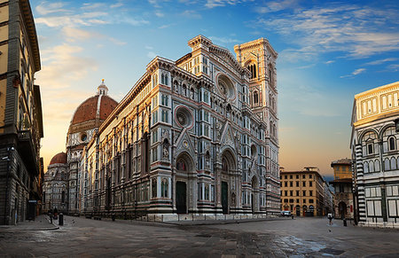 simsearch:400-07482007,k - Facade of famous basilica in Florence at sunrise Fotografie stock - Microstock e Abbonamento, Codice: 400-09226130