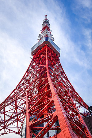 people japan big city - Tokyo tower on a blue sky background, Japan Foto de stock - Super Valor sin royalties y Suscripción, Código: 400-09221169