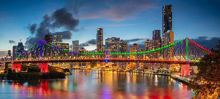 story bridge - Cityscape image of Brisbane skyline panorama, Australia during dramatic sunset. Stockbilder - Microstock & Abonnement, Bildnummer: 400-09222422